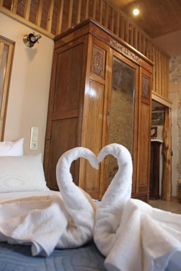 Laini Guest Houses Kouloukouthiana Bagian luar foto