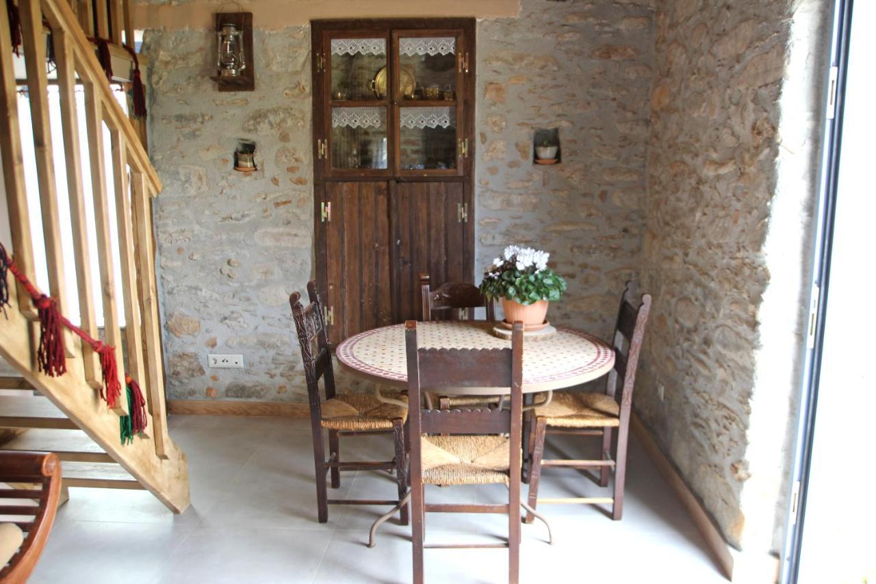 Laini Guest Houses Kouloukouthiana Bagian luar foto