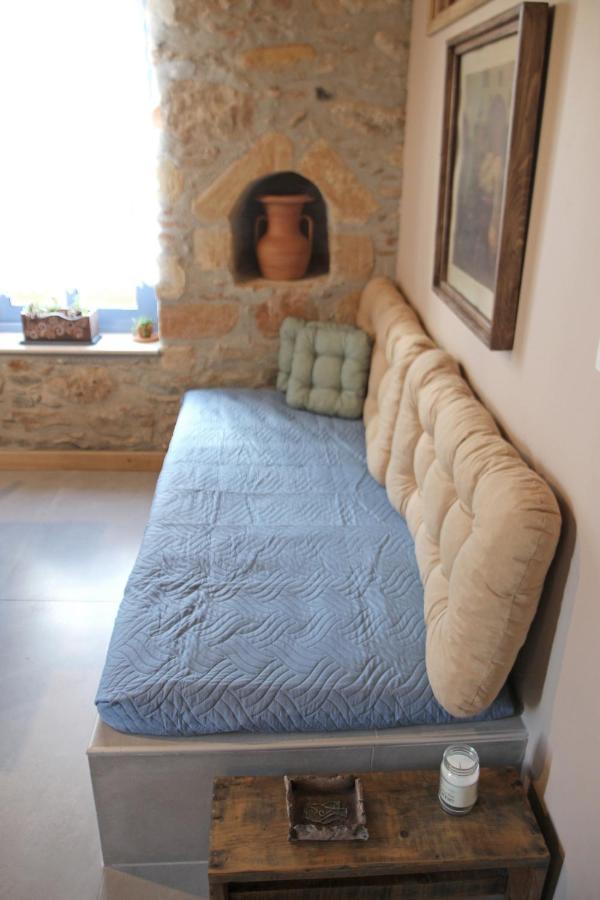 Laini Guest Houses Kouloukouthiana Bagian luar foto