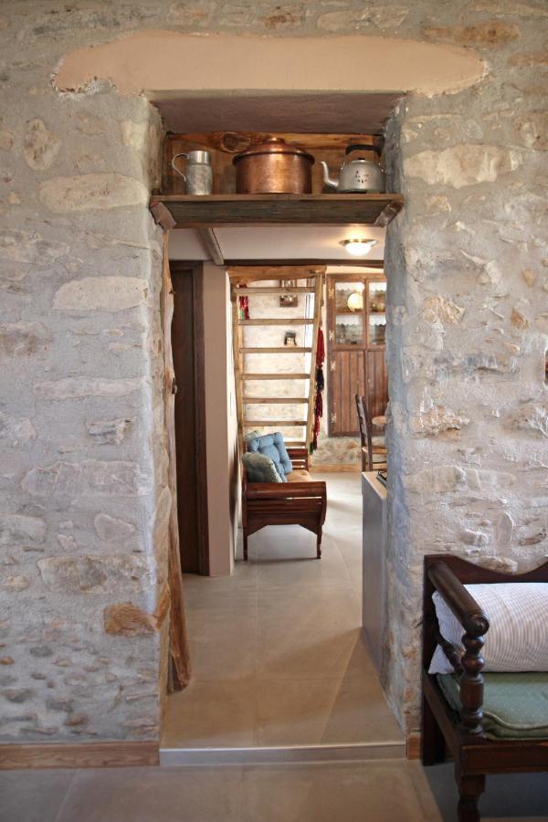 Laini Guest Houses Kouloukouthiana Bagian luar foto