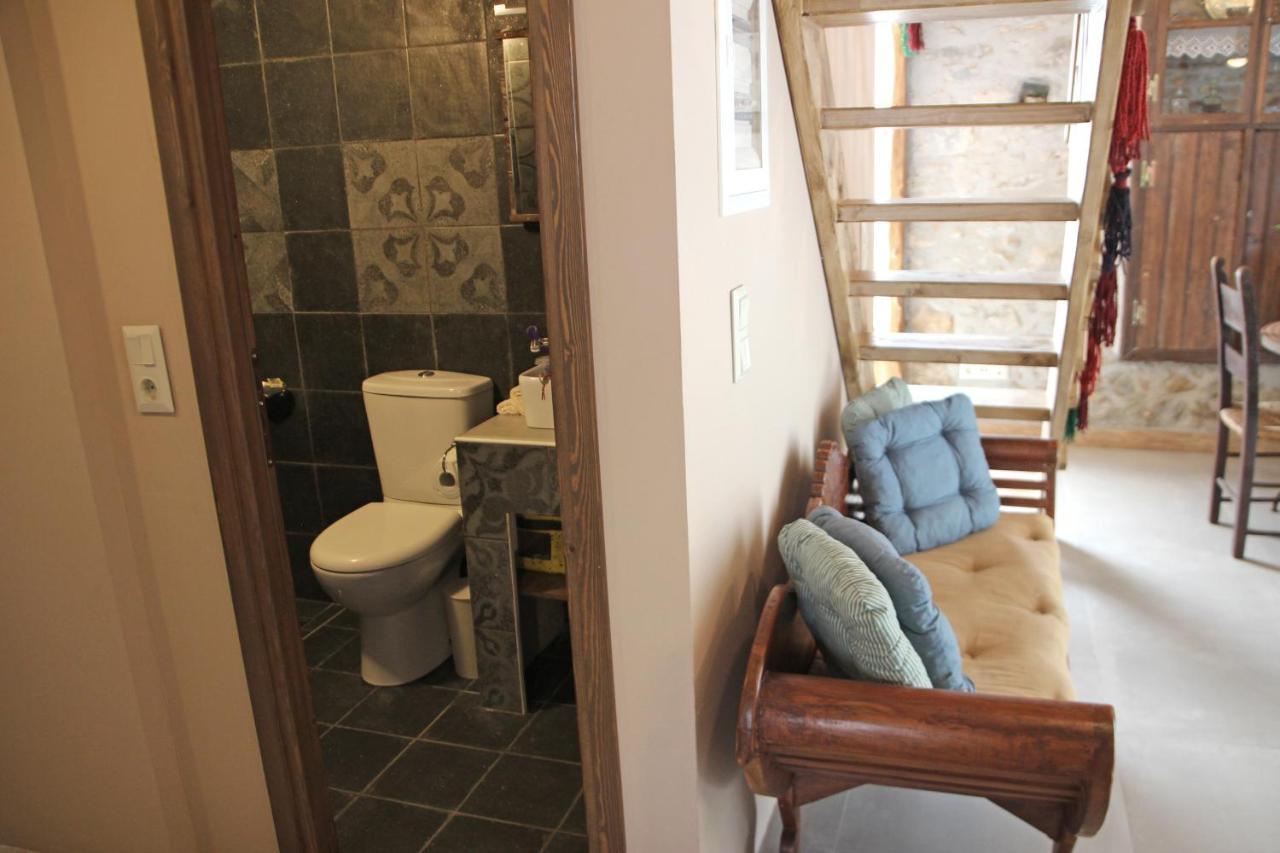 Laini Guest Houses Kouloukouthiana Bagian luar foto