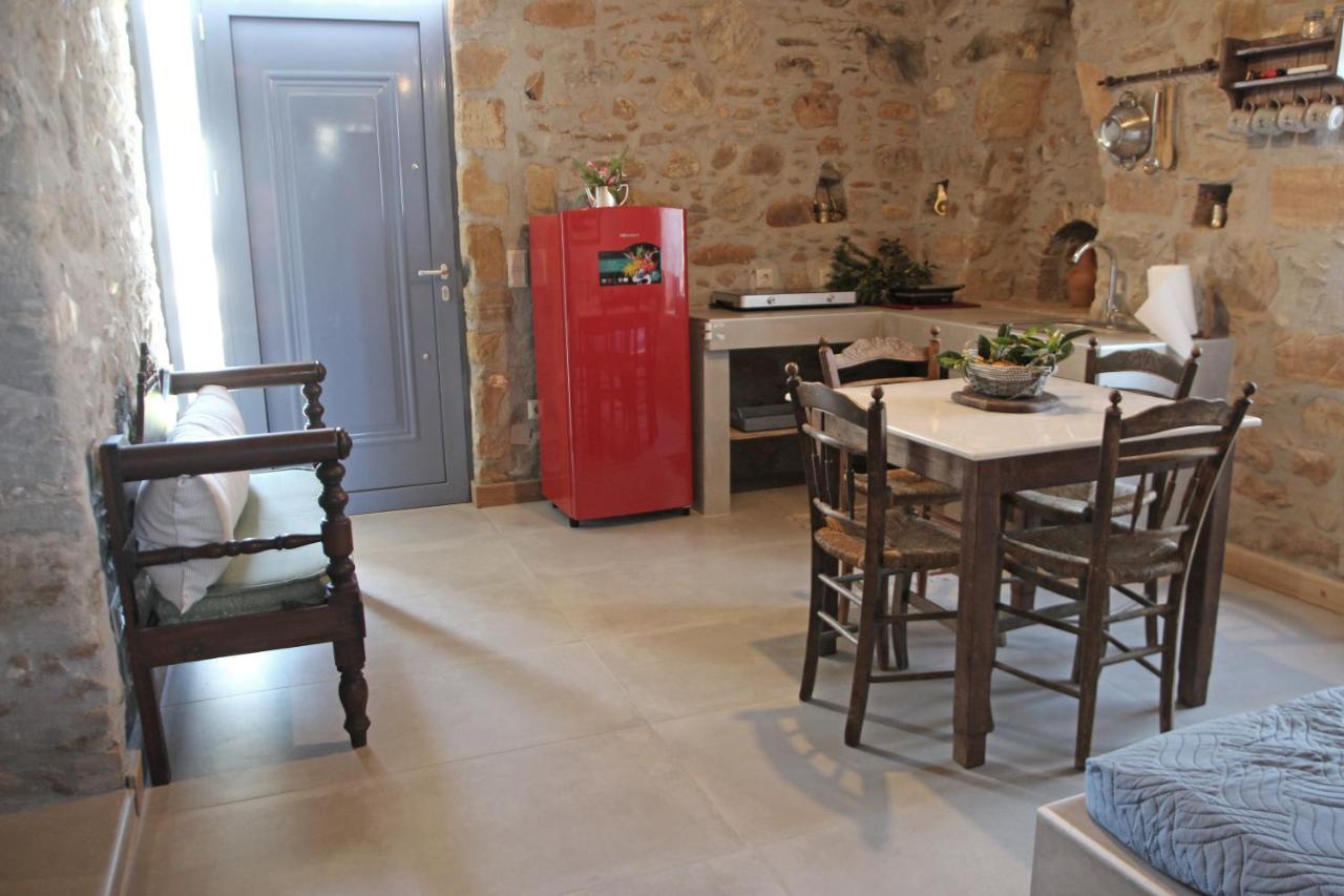 Laini Guest Houses Kouloukouthiana Bagian luar foto