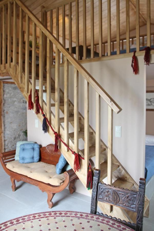 Laini Guest Houses Kouloukouthiana Bagian luar foto