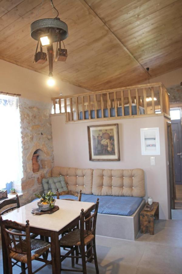Laini Guest Houses Kouloukouthiana Bagian luar foto